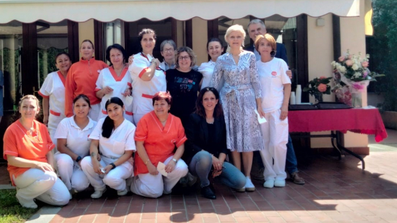 OGGI GIORNATA DI FESTA ALLA RESIDENZA SENIORES PER SALUTARE LA DIRETTRICE