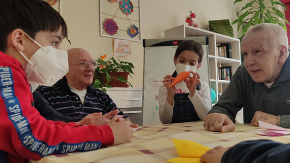 RICOMINCIANO LE ATTIVITÀ CON LE SCUOLE ELEMENTARI DI AVIGLIANA  ALLA R.S.A. DON MENZIO!