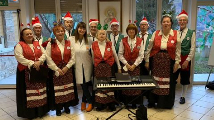 GRANDE FESTA CON IL CORO AUSER DI LECCO ALLA RSA DI BARZIO.